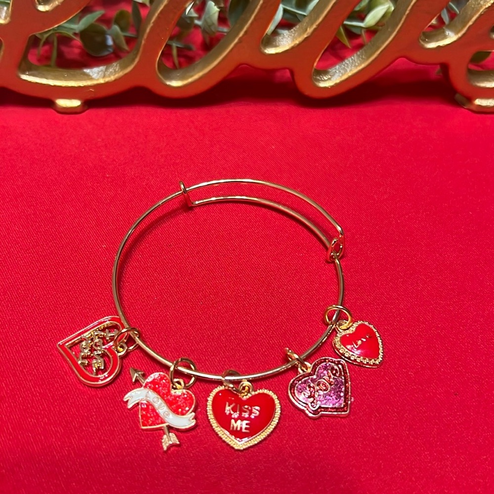 Beautiful Expandable Love Charm Bracelet